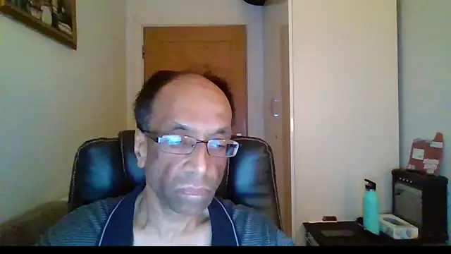 Snapshot of rauncher1 chatting on February 7, 2026, 12:58 am rauncher1 online show from February 7, 2026, 12:58 am