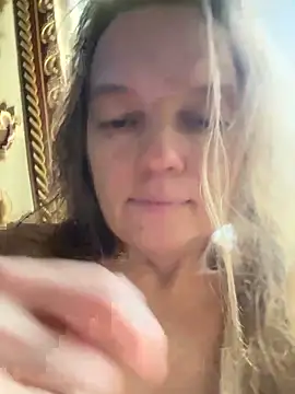 Susanel online show from November 7, 2025, 10:15 am