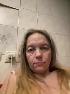 Susanel online show from December 4, 2025, 12:14 pm