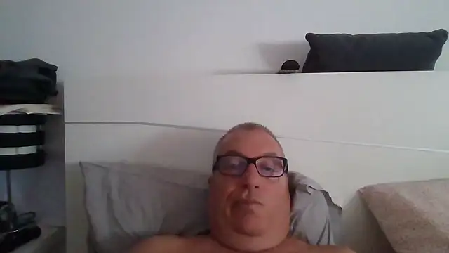 Snapshot of vergatugablogspot chatting on August 4, 2026, 5:04 pm vergatugablogspot online show from August 4, 2026, 5:04 pm
