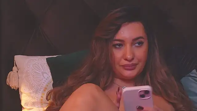 YaaraCollins online show from January 7, 2025, 7:52 am