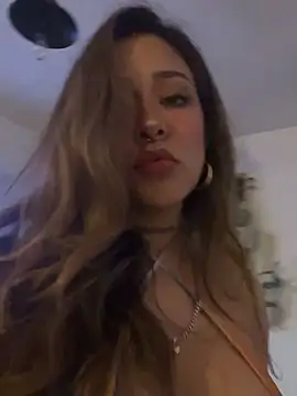 LilEuphoria online show from April 22, 2026, 4:37 am