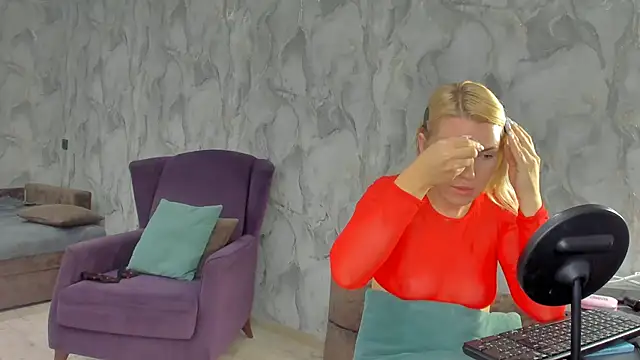 Snapshot of succubus chatting on September 13, 2025, 9:53 am succubus online show from September 13, 2025, 9:53 am