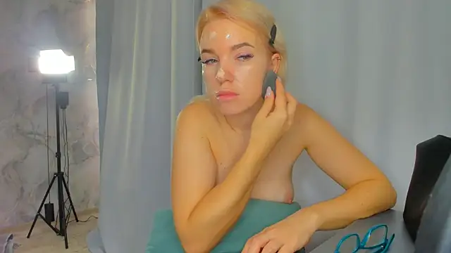 Snapshot of succubus chatting on October 31, 2025, 7:42 am succubus online show from October 31, 2025, 7:42 am