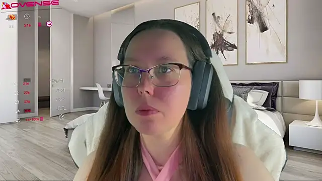 Victoria Romans online show from October 7, 2025, 1:25 am