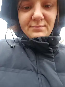 Cutegirlforyou online show from December 3, 2025, 9:51 am