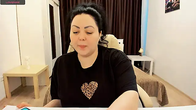 Nina Hopper online show from January 31, 2025, 12:07 pm