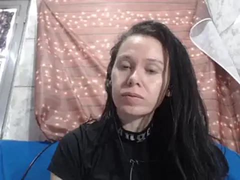 Venusluxodomme online show from October 3, 2025, 2:47 pm