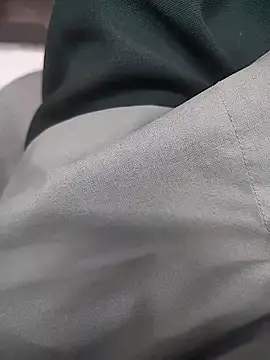 rocksred1 online show from March 28, 2026, 9:47 pm