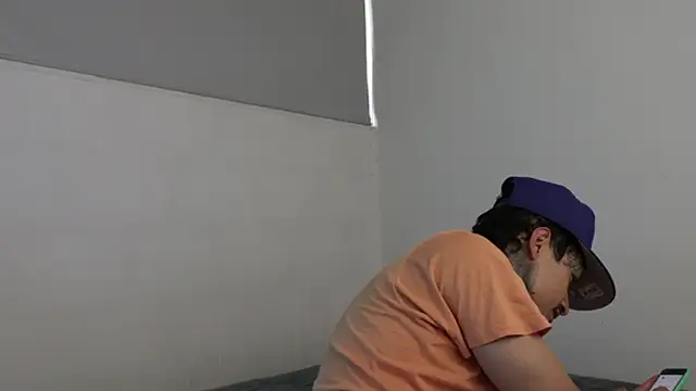 Snapshot of trieone chatting on December 28, 2024, 9:40 pm trieone online show from December 28, 2024, 9:40 pm