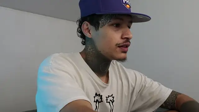 Snapshot of trieone chatting on January 1, 2025, 5:54 am trieone online show from January 1, 2025, 5:54 am