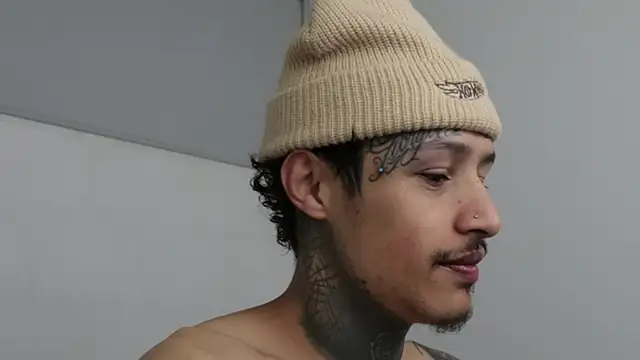 Snapshot of trieone chatting on January 14, 2025, 5:51 am trieone online show from January 14, 2025, 5:51 am