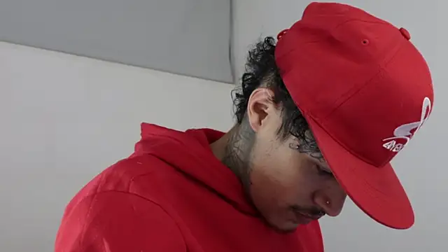 Snapshot of trieone chatting on February 7, 2025, 8:01 am trieone online show from February 7, 2025, 8:01 am