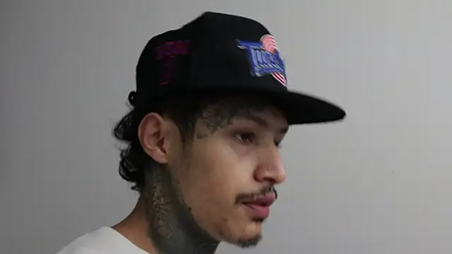 Snapshot of trieone chatting on February 20, 2025, 9:44 am trieone online show from February 20, 2025, 9:44 am