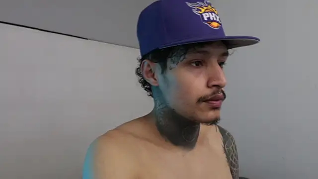 Snapshot of trieone chatting on February 27, 2025, 3:58 am trieone online show from February 27, 2025, 3:58 am