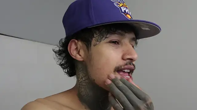 Snapshot of trieone chatting on March 2, 2025, 2:51 am trieone online show from March 2, 2025, 2:51 am