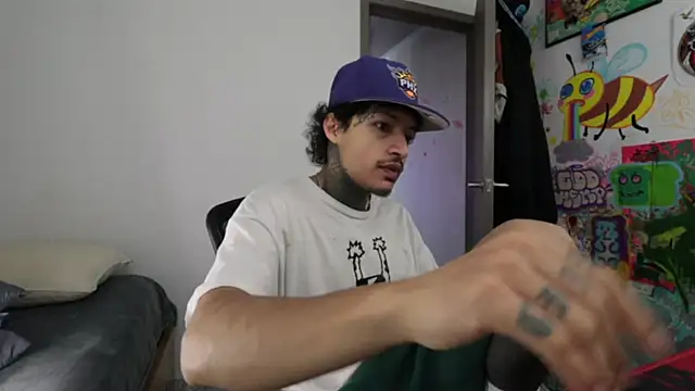 Snapshot of trieone chatting on September 11, 2025, 2:17 pm trieone online show from September 11, 2025, 2:17 pm