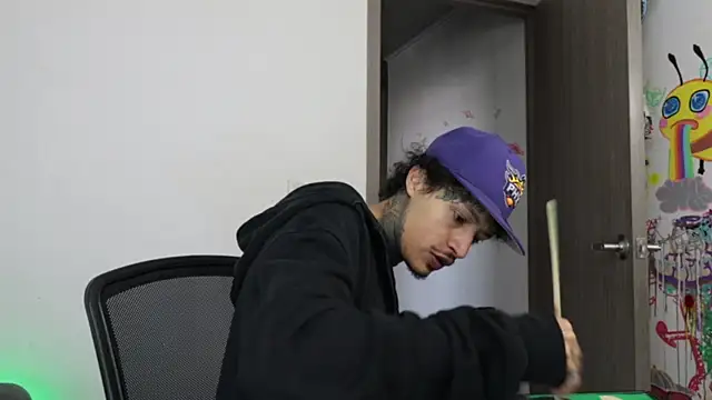 trieone online show from March 8, 2026, 2:54 pm