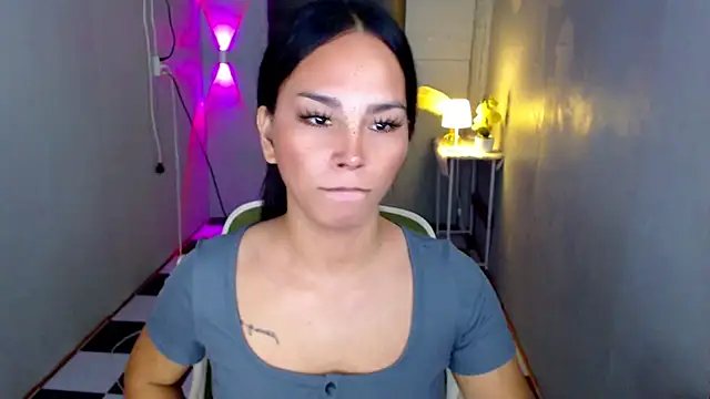 urnaughtydolly69 online show from May 7, 2026, 1:38 pm