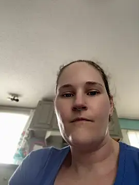 lolabunny9 online show from July 15, 2026, 4:23 pm