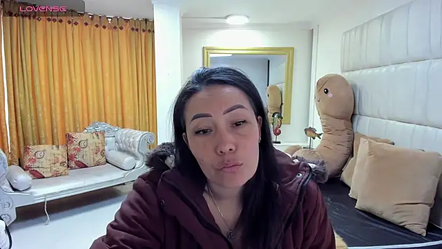 Snapshot of gaby_trent chatting on February 27, 2025, 12:02 pm gaby trent online show from February 27, 2025, 12:02 pm