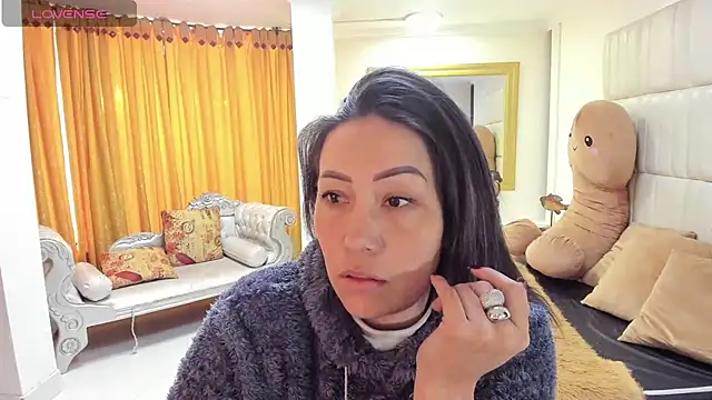 Snapshot of gaby_trent chatting on March 11, 2025, 12:39 pm gaby trent online show from March 11, 2025, 12:39 pm