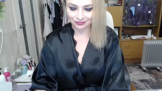 Snapshot of Mika_Passion chatting on September 24, 2025, 7:33 am Mika Passion online show from September 24, 2025, 7:33 am