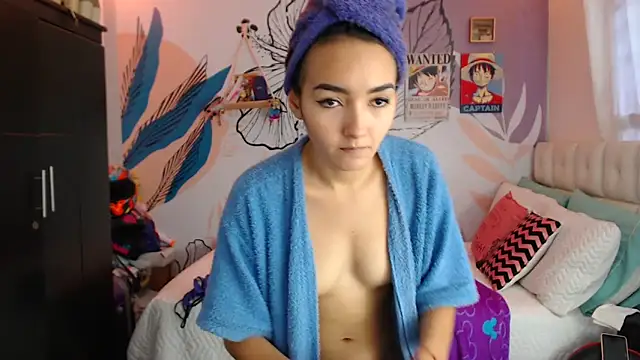 Snapshot of LinzyBaner chatting on February 10, 2025, 10:30 pm LinzyBaner online show from February 10, 2025, 10:30 pm