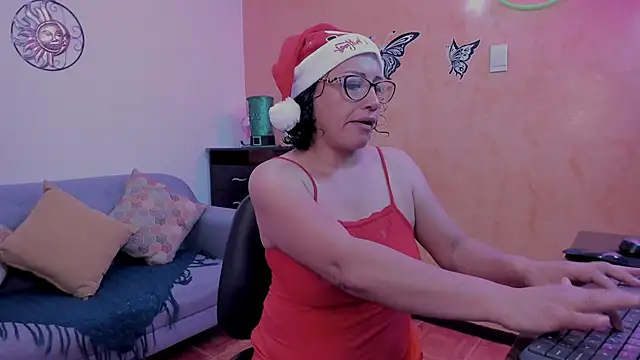 Snapshot of scarlet_wet chatting on December 19, 2025, 6:04 pm scarlet wet online show from December 19, 2025, 6:04 pm