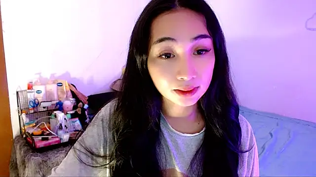 SweetLilly 18 online show from November 8, 2025, 2:01 am