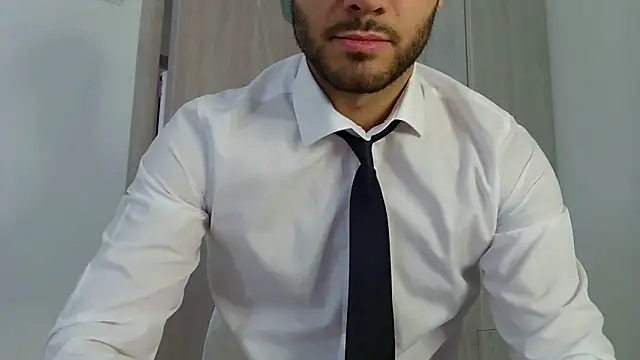 Justynn1 online show from March 18, 2025, 6:25 am