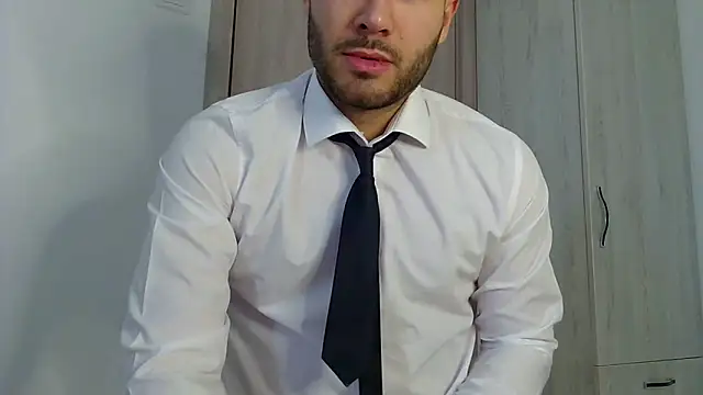 Justynn1 online show from March 23, 2025, 6:37 am