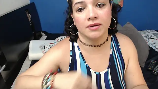 Snapshot of GlendaStarx chatting on April 5, 2026, 9:45 pm GlendaStarx online show from April 5, 2026, 9:45 pm