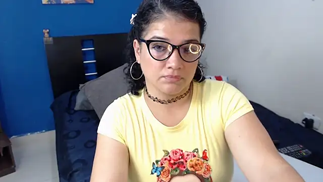 GlendaStarx online show from April 29, 2026, 8:04 pm