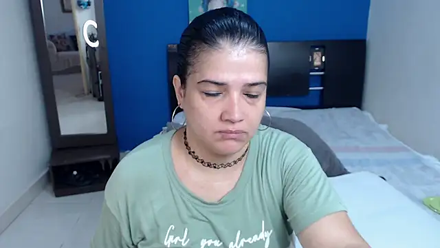 GlendaStarx online show from May 26, 2026, 2:35 pm