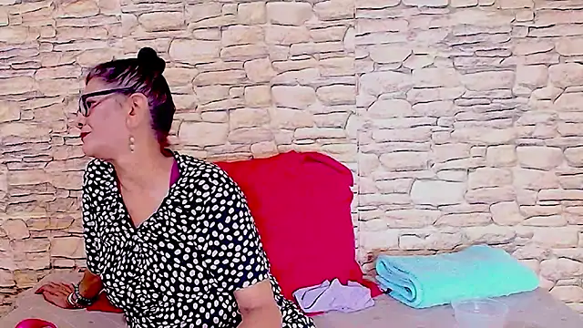 IndianAllure online show from December 18, 2025, 5:35 am