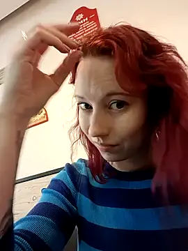 Snapshot of Frost_foxy chatting on March 3, 2025, 6:37 am Frost foxy online show from March 3, 2025, 6:37 am