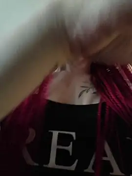 Snapshot of Frost_foxy chatting on February 4, 2026, 4:29 am Frost foxy online show from February 4, 2026, 4:29 am