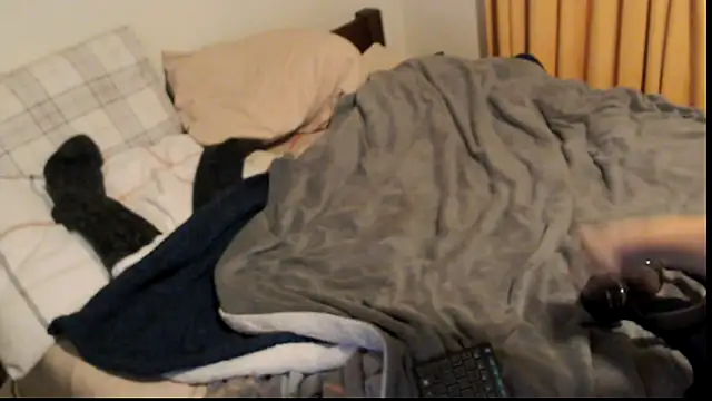 Snapshot of EnglishCute chatting on October 26, 2025, 12:44 pm EnglishCute online show from October 26, 2025, 12:44 pm