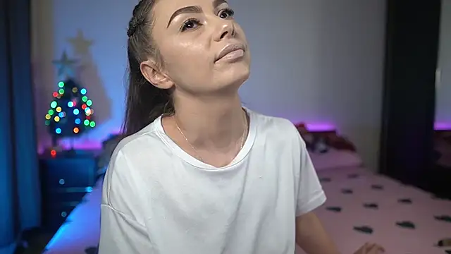 TiffanyPierce online show from December 22, 2025, 9:23 pm