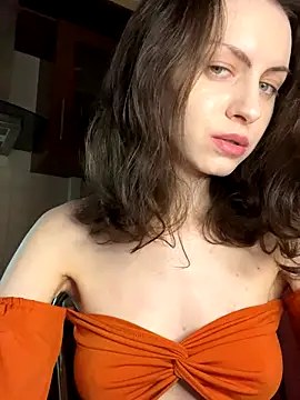 MissAnuta online show from October 28, 2025, 10:45 pm