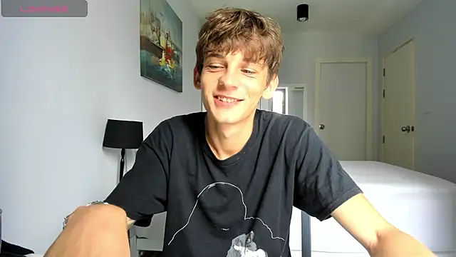 Snapshot of MiracleCam chatting on November 3, 2025, 3:41 am MiracleCam online show from November 3, 2025, 3:41 am