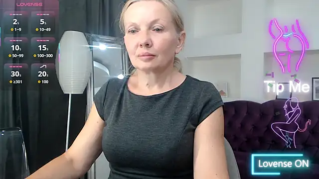 Snapshot of Abby_Moore_ chatting on July 5, 2026, 12:12 pm Abby Moore online show from July 5, 2026, 12:12 pm