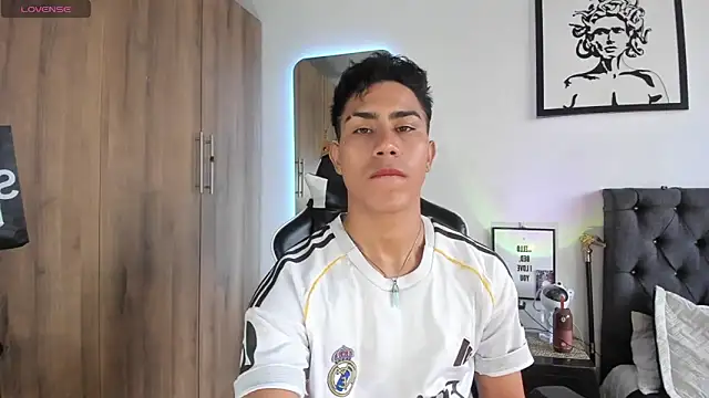 Snapshot of AlanNaughty chatting on February 7, 2026, 9:51 pm AlanNaughty online show from February 7, 2026, 9:51 pm