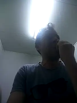 Snapshot of david_geam chatting on December 15, 2024, 1:46 am david geam online show from December 15, 2024, 1:46 am