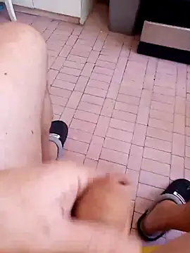 Snapshot of david_geam chatting on December 19, 2024, 9:51 am david geam online show from December 19, 2024, 9:51 am