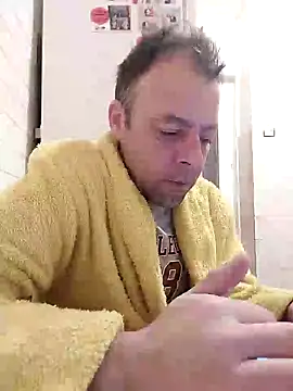 Snapshot of david_geam chatting on January 17, 2025, 8:44 pm david geam online show from January 17, 2025, 8:44 pm