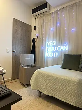 carolgaita online show from February 20, 2025, 11:09 am