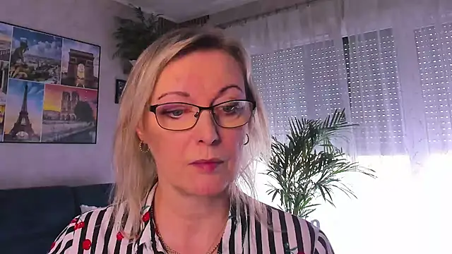 vanessa chat online show from March 24, 2026, 2:22 pm