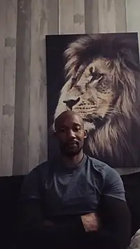 Snapshot of Mamadyyy chatting on November 6, 2025, 10:32 pm Mamadyyy online show from November 6, 2025, 10:32 pm